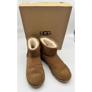 Women's Preowned Size 8 Ugg Essential Mini Boots Chestnut Casual Sheepskin